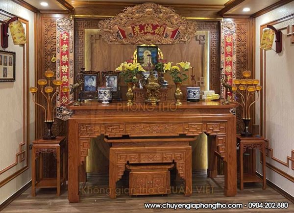 Bàn thờ triện sen gỗ sồi hiện đại và sang trọng