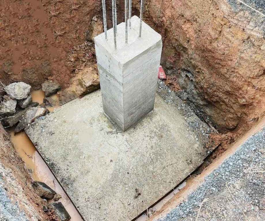 Nhà thờ họ nên làm móng băng hay móng đơn?