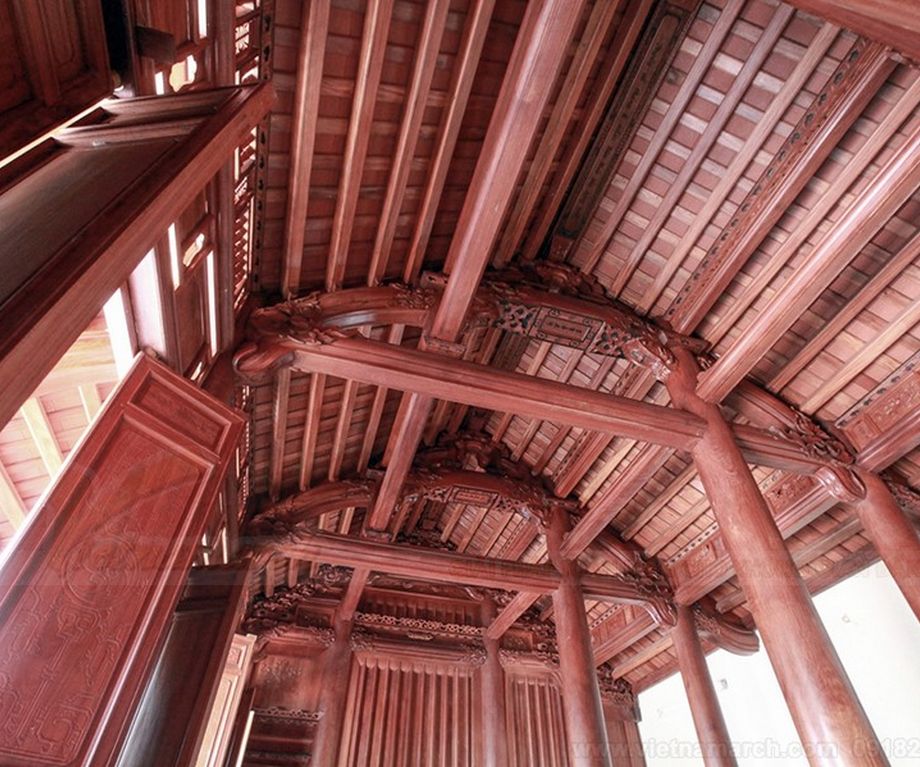 Ý nghĩa của chữ viết trên câu đầu nhà thờ họ